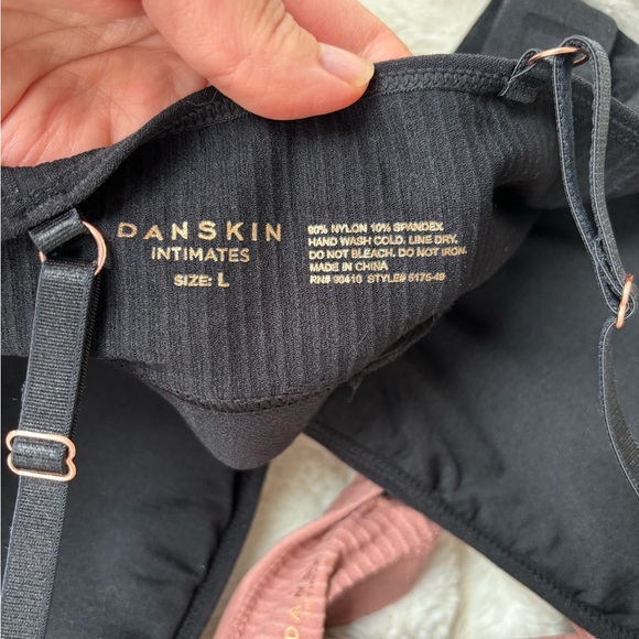 DANSKIN Intimates 2-pack ribbed seamless bra, large, NWOT - Picture 5 of 9